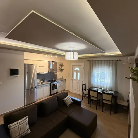 Ofrinio Central Apartments 公寓 Ofrínion